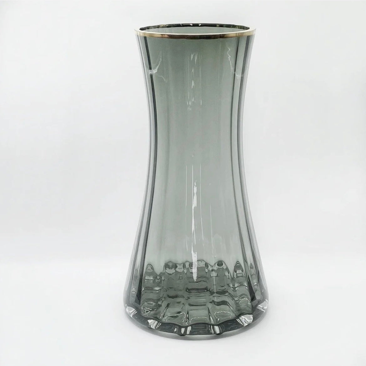 Hera glass vase rimmed ash medium