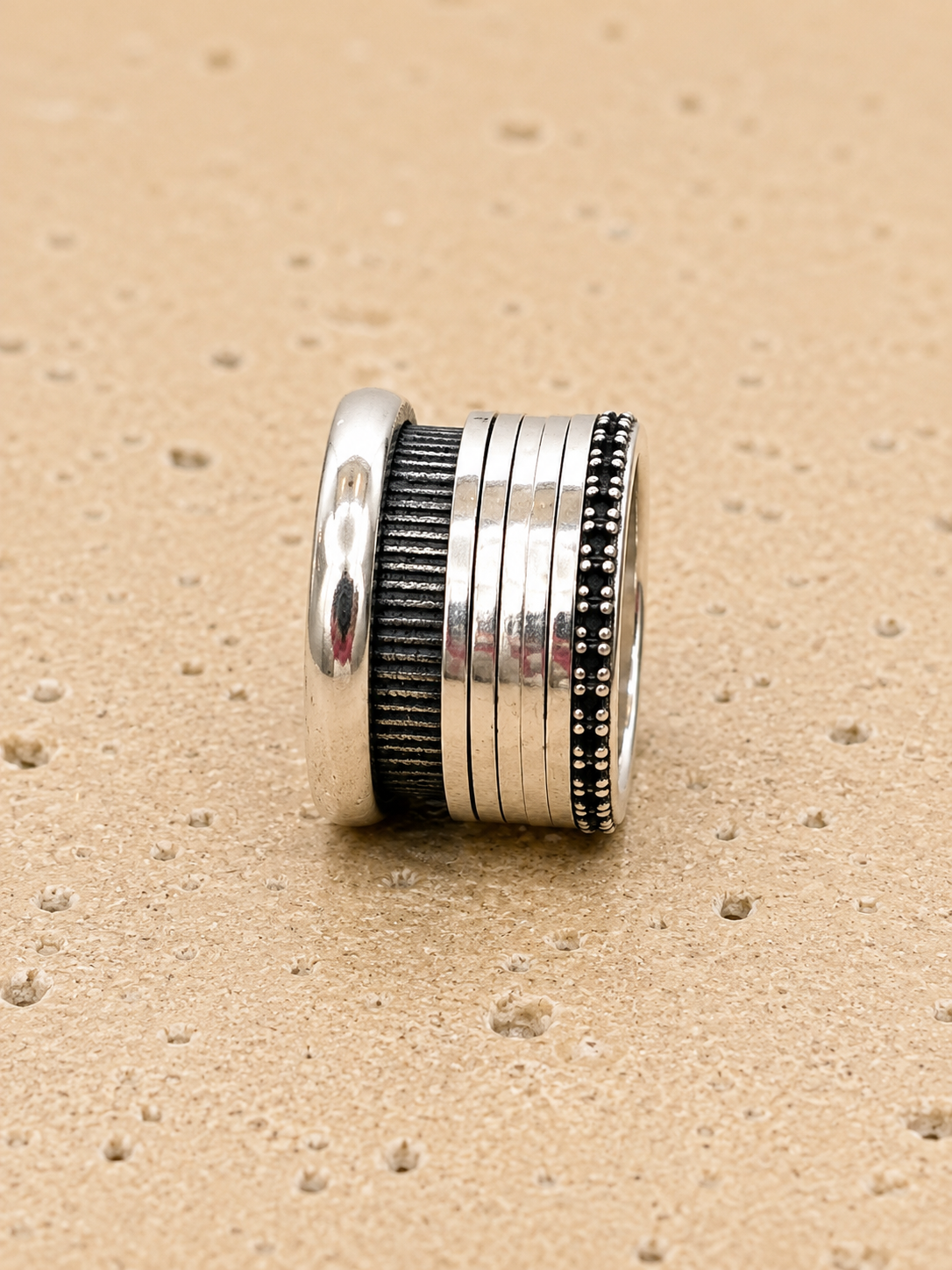 Black diamond spinner ring