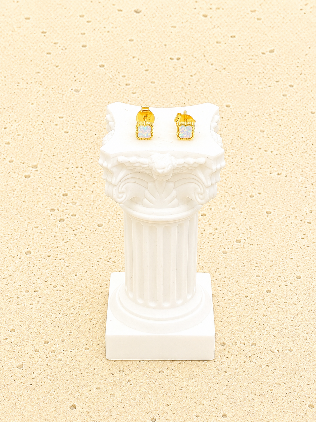Mother of pearl stud