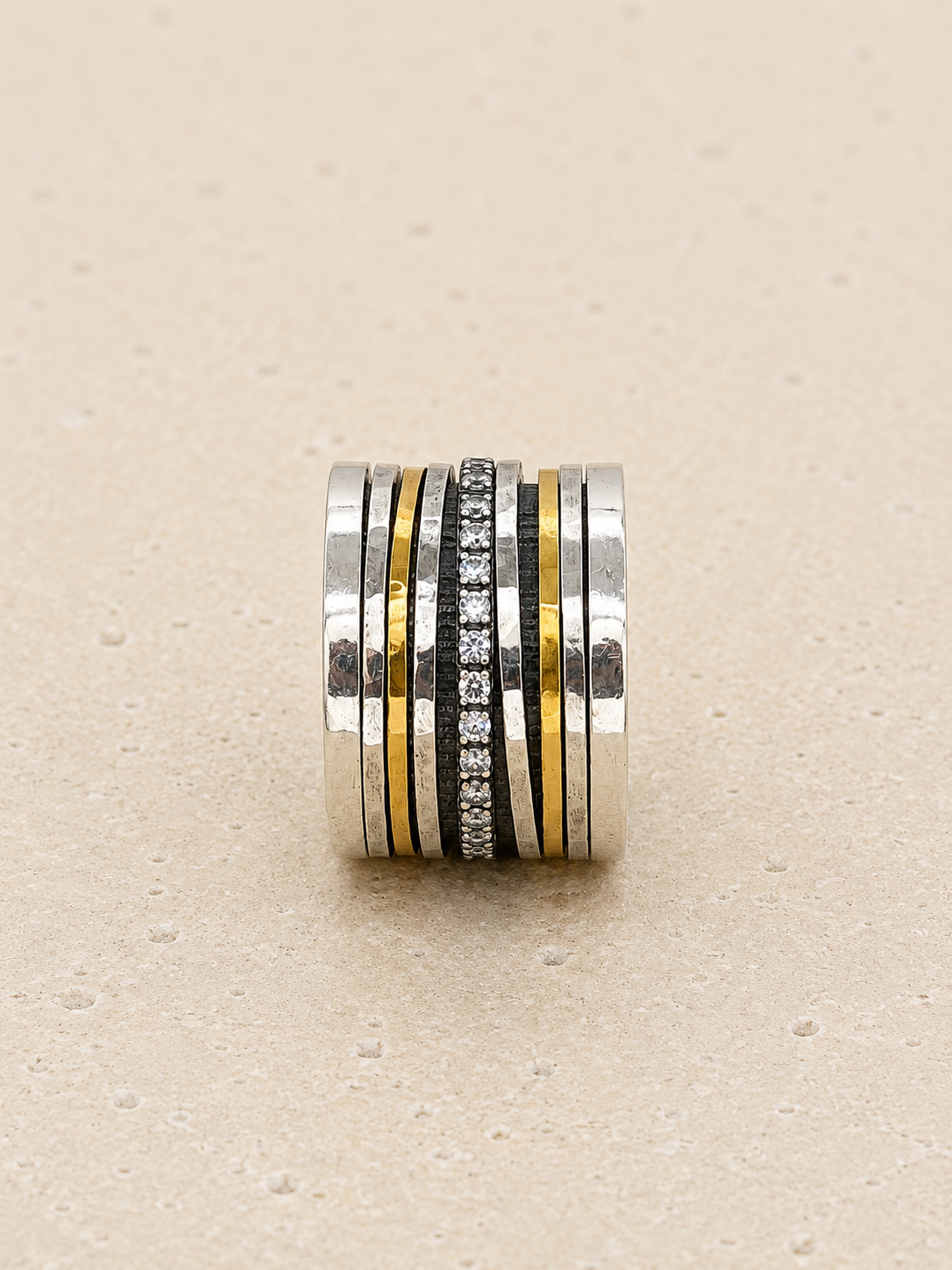 Diamond band spinner