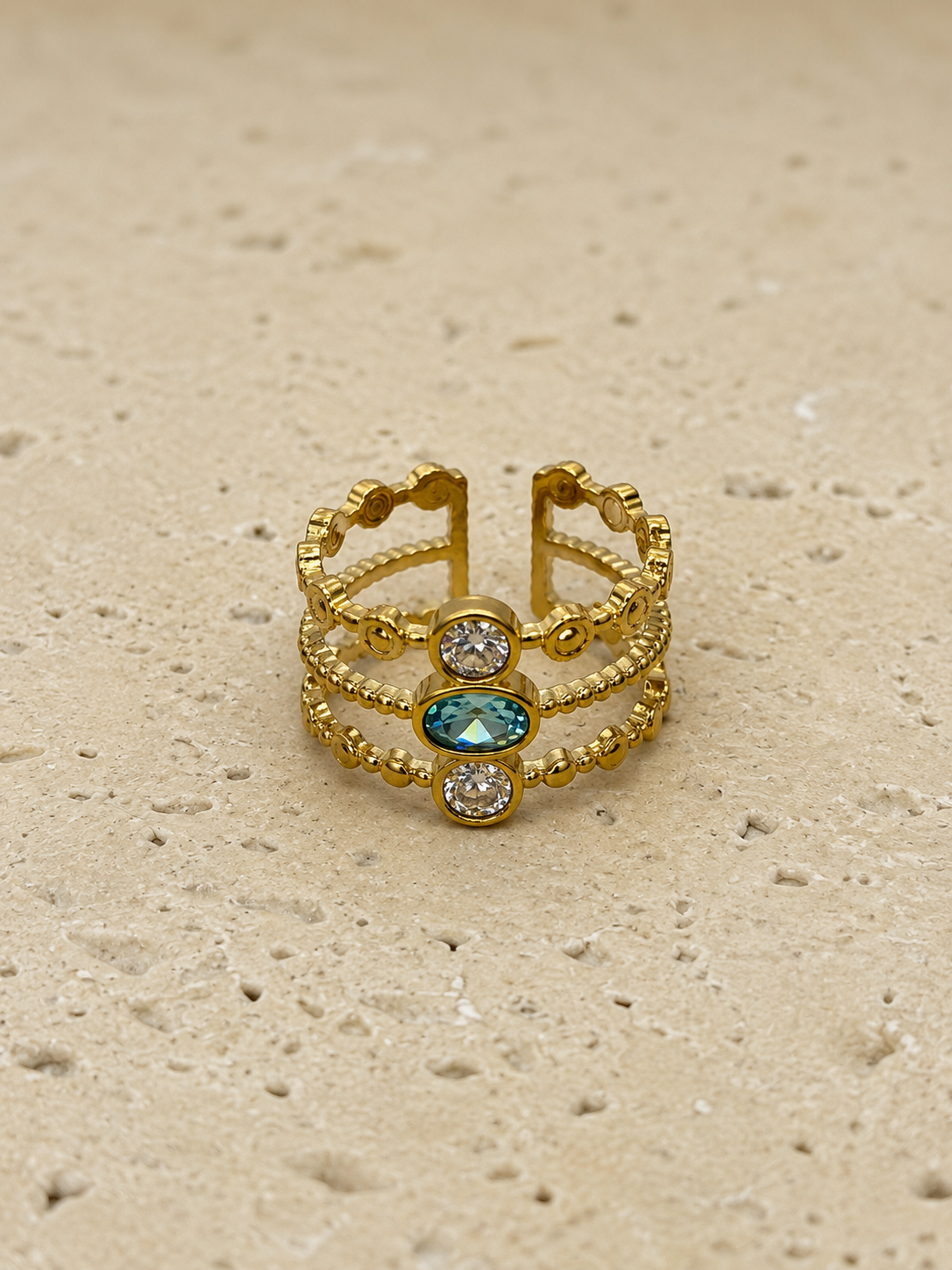 Multi crystal ring